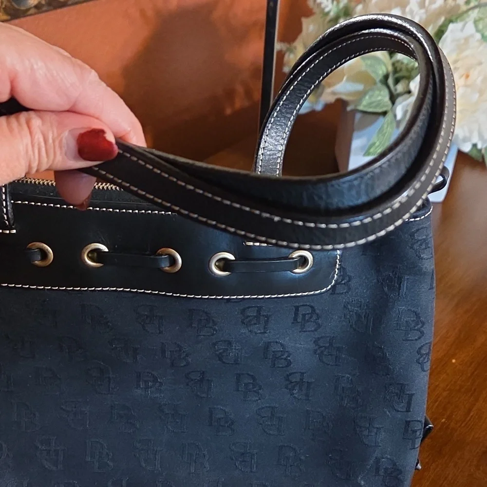 Dooney & Bourke Y2K Vintage Signature Monogram Bag - Picture 5 of 17